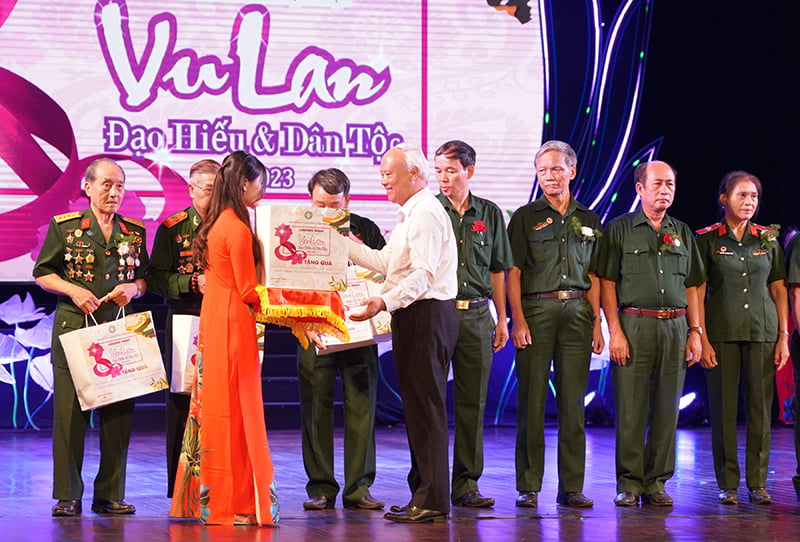 Tapchinghiencuuphathoc.vn Chuong Trinh Vu Lan Dao Hieu Va Dan Toc 2023 (37)