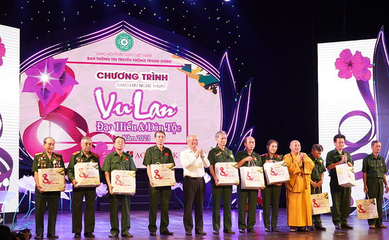 Tapchinghiencuuphathoc.vn Chuong Trinh Vu Lan Dao Hieu Va Dan Toc 2023 (38)